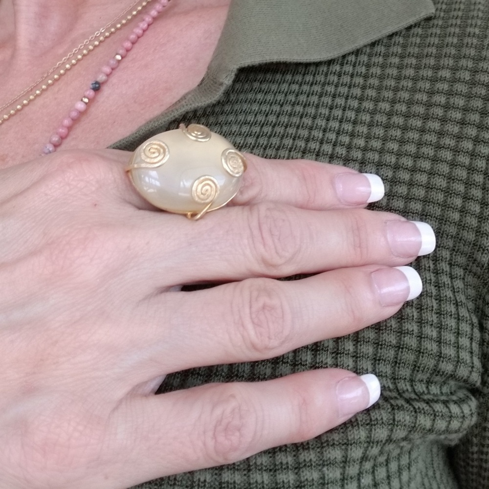 **SOLD** Large cabachon moonstone ring
